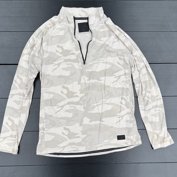 Abercrombie & Fitch Light Gray Camouflage Pullover - Picture 1 of 4